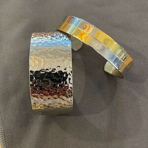 Set Of Two Womens Open Cuff Bangle Bracelet‎ Silvertone Goldtone